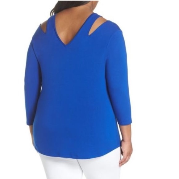 Sejour Cutout Shoulder Top - Picture 2 of 6